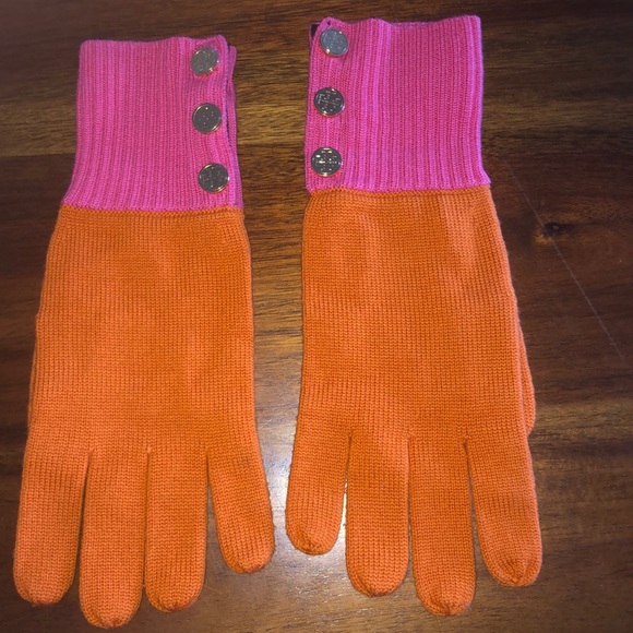 Tory Burch Accessories - Tory Burch gloves
